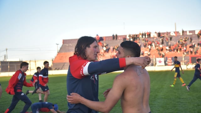 El Juanca Olave, al frente de Las Palmas, campeón en Liga Cordobesa (Facundo Luque / La Voz)