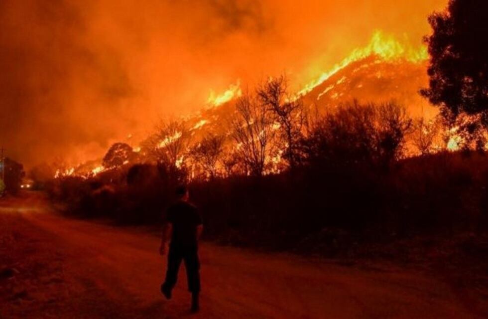 Impactantes imágenes del incendio en Potreros de los Funes: ¿cuál es la situación actual?