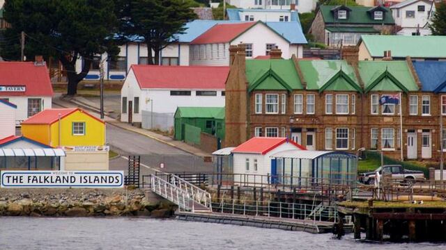 Las islas Malvinas. Falkland Islands, para sus habitantes; la gran mayoría, de ascendencia británica.