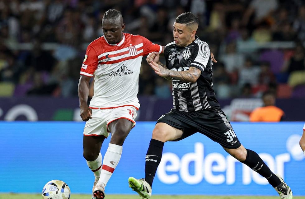 En medio de la polémica, Estudiantes ganó en Santiago y clasificó a semifinales