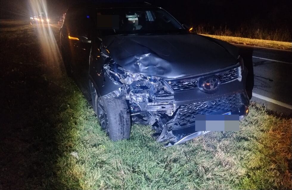 Tránsito: un joven de 27 años con heridas graves tras un accidente entre una motocicleta y una camioneta