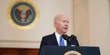 El presidente Joe Biden fue interrumpido e increpado por un padre de una víctima de tiroteo en medio de un acto. Foto: Web.