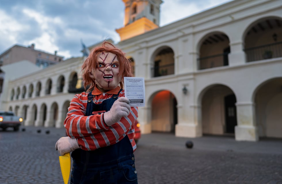 Chucky también se vacunó contra el coronavirus en Salta