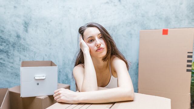 Hay que organizar el hogar, habitación por habitación, para decidir qué se llevará y qué es lo que no se utiliza y puede tirarse o donarse. Foto: Pexels / Grupo Edisur.