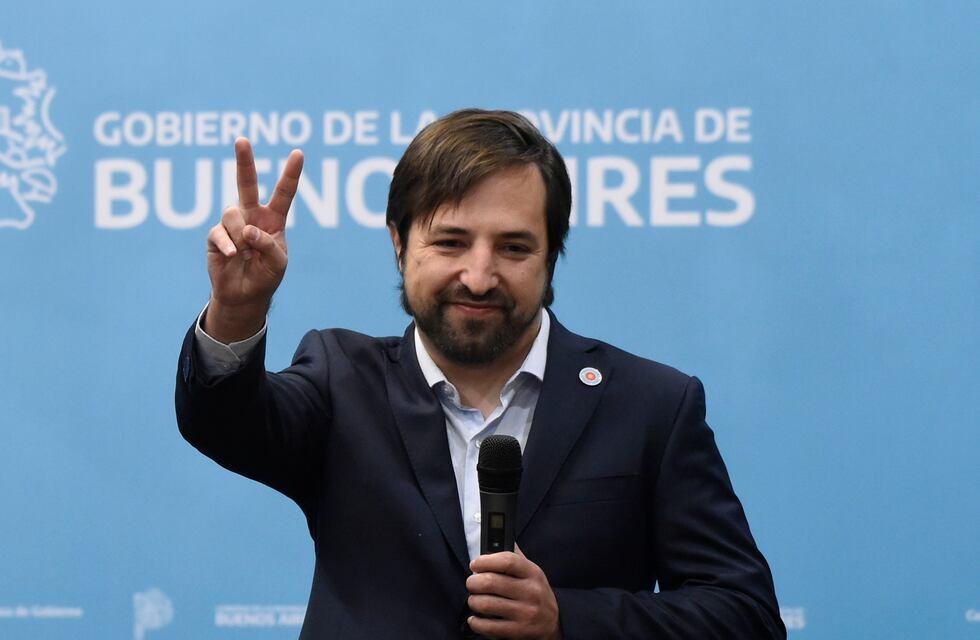 Durante la asunción de Kreplak como ministro de Salud bonaerense hubo pogos peronistas, amontonamientos y nada de distancia social