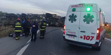 Volcó un camión sobre la ruta 34