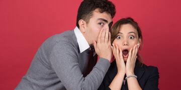 ¡No les cuentes tus secretos!: Estos son los 5 signos más chusmas, según la Astrología.