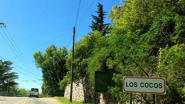 Ingreso a la localidad de Los Cocos, Valle de Punilla. Córdoba. (Foto: VíaCarlosPaz).