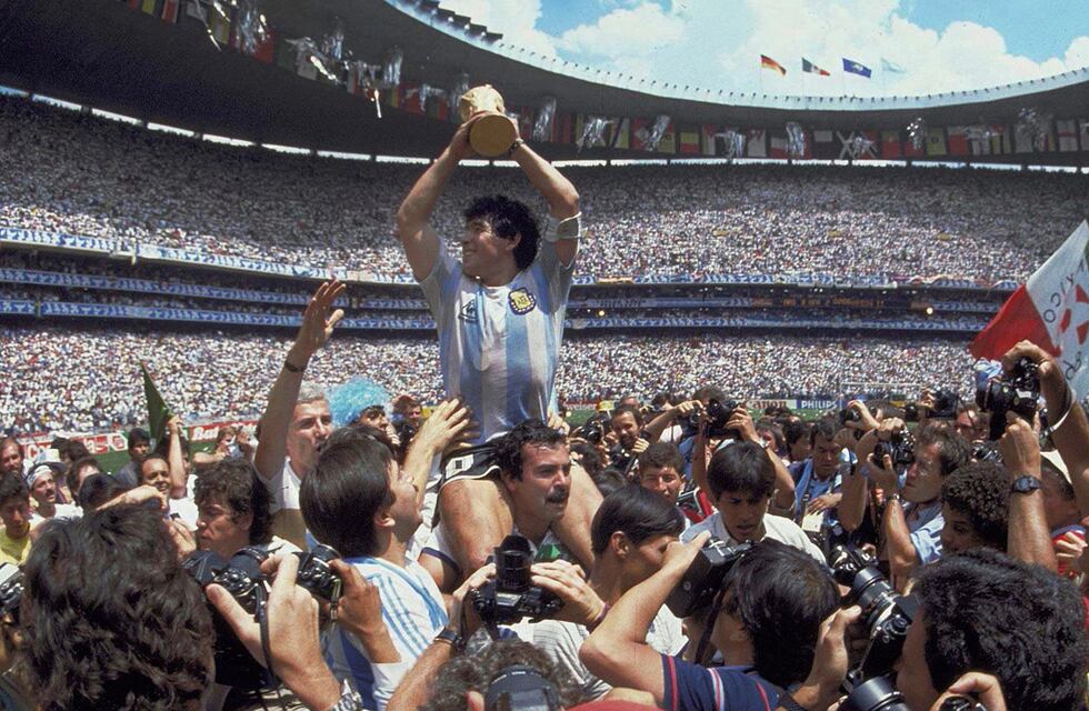 Hasta las lágrimas: el emotivo saludo de Matías Barzola por el cumpleaños de Diego Maradona
