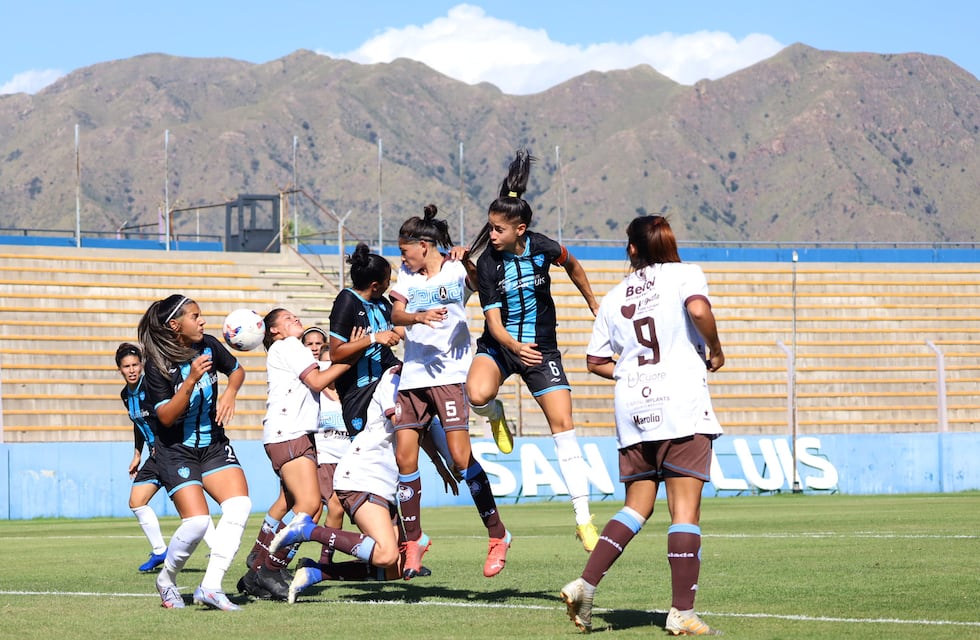 San Luis FC es un torbellino: viene de ascender, meten goleadas tremendas y lideran en la Primera B de AFA
