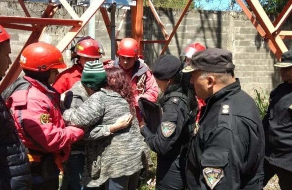 Hombre se subió a una antena de 40 metros de altura en Posadas y amenazaba con arrojarse
