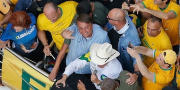Bolsonaro afirmó que solo Dios lo sacará de la Presidencia y reiteró, en tono dramático, que solo hay tres escenarios posibles: “Ir preso, morir o la victoria”. (AFP)