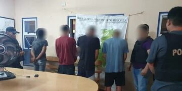 El anciano de 76 años se encuentra hospitalizado luchando por su vida.