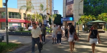Pese al Feriado Nacional, comercios y organismos de Misiones se presentaron a trabajar con normalidad.
