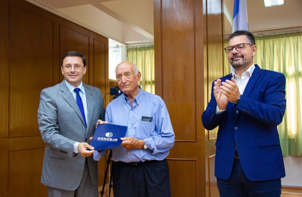 Antonio Fassi fue reconocido en el Concejo por su trayectoria educativa y aporte a la cultura