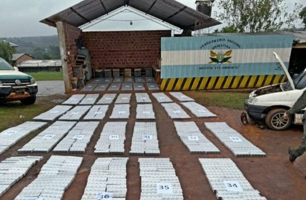 Encuentran un vehículo cargado de contrabando en Comandante Andresito