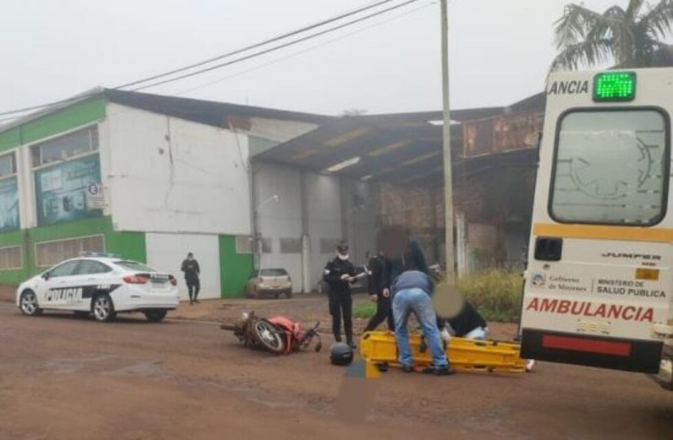 Accidente vial entre automóvil y motocicleta dejó como saldo a un herido
