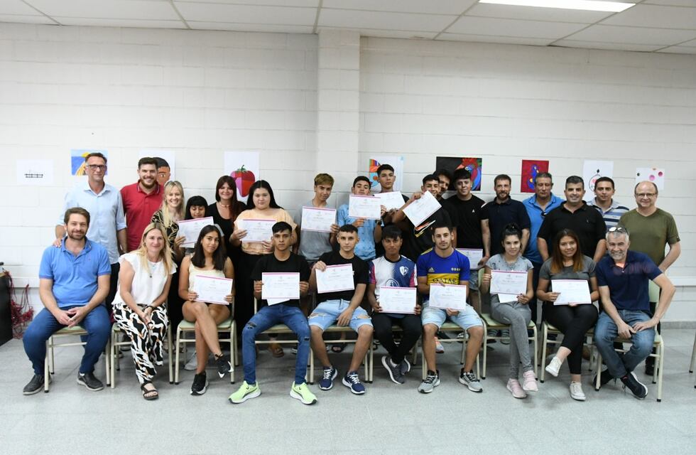 Egresaron 17 jóvenes del Centro Municipal de Capacitación en Oficios