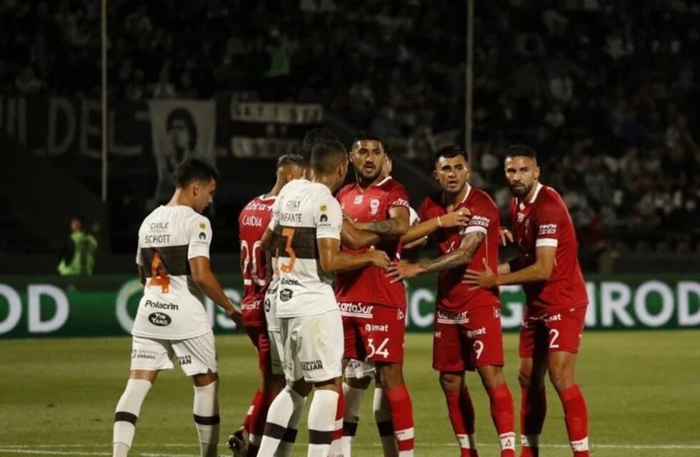 Goleada de Platense a Huracán con Augusto Schott entre los once titulares