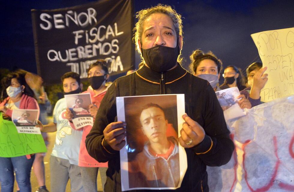 La viuda del joven asesinado por un delincuente asegura que vive un calvario: “Nadie se acercó”