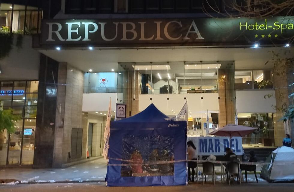 UTHGRA sostiene la protesta frente al hotel que despidió a una trabajadora embarazada