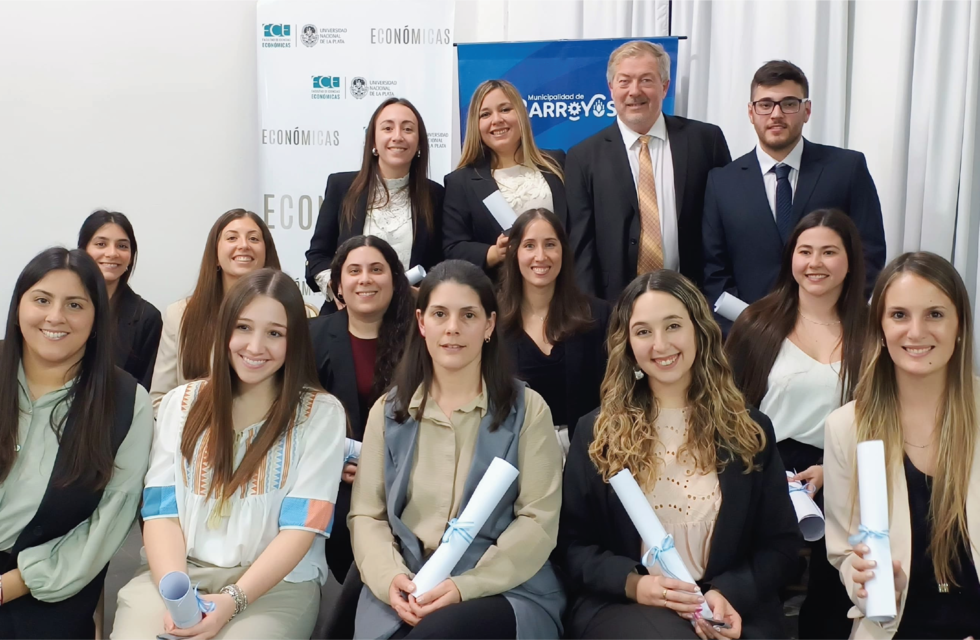 Acto de colación y entrega de diplomas a los graduados de Contador Público de Cresta