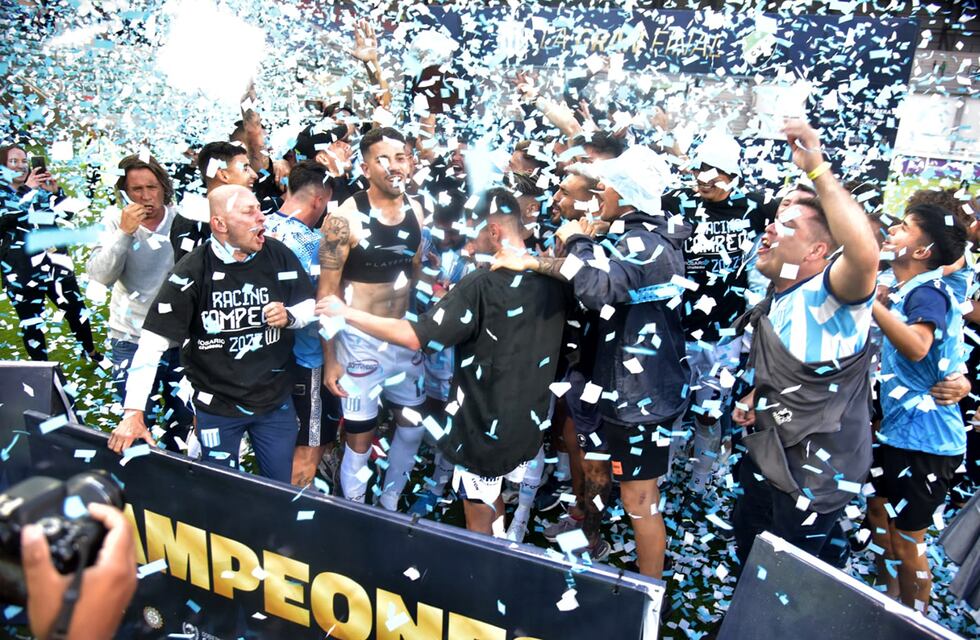 Video: los festejos del plantel de Racing por el ascenso