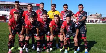 Sporting goleó en González Chaves y clasificó en el Regional Amateur.