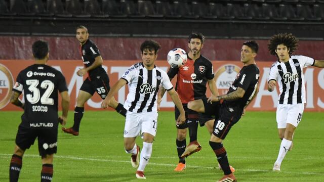 Newell's ante Libertad de Paraguay en el Coloso. (@Newells)
