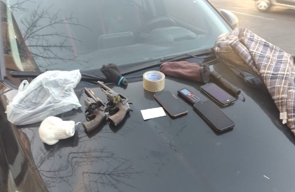 Córdoba: robó un celular en un local del centro y fue detenido con dos revólver calibre 38