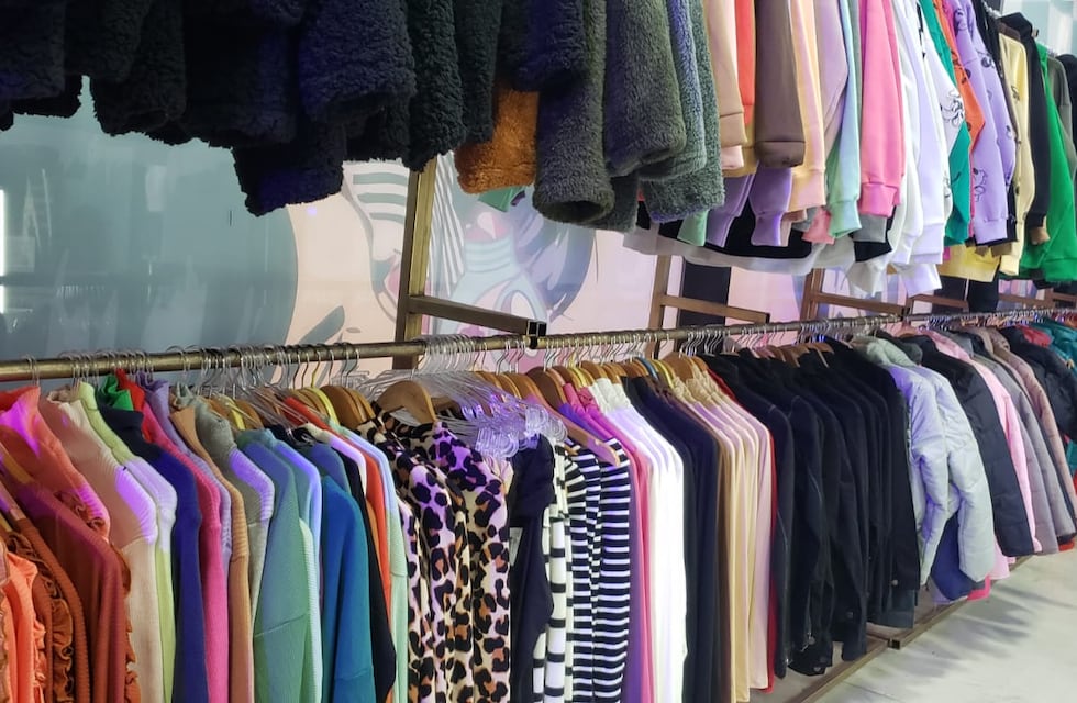 Invierno en Córdoba: dónde conseguir camperas y buzos por menos de $30.000