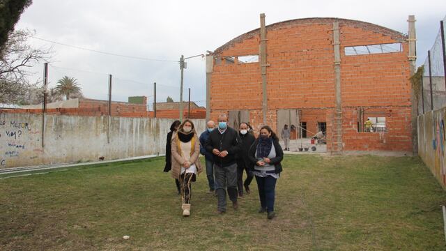 Sánchez recorrió la obra del SUM para el Centro Complementario N°801