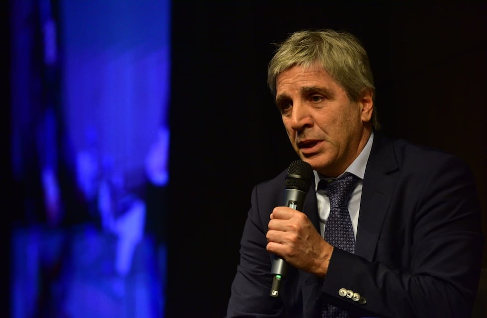 Caputo dijo que de no ser por el Gobierno la cifra de pobreza “podría haber llegado hasta el 90%”