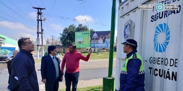 Personal del tráiler detuvo a dos adolescentes por robo.