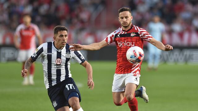 El uruguayo Christian Oliva, de nuevo titular en Talleres, ante Estudiantes (@EdelpOficial).