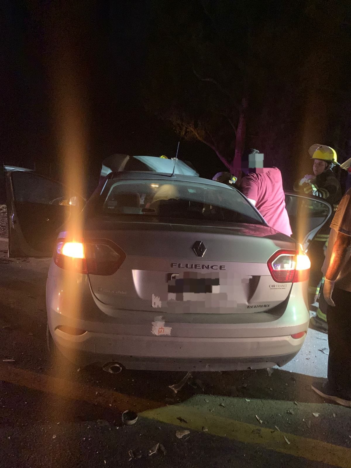 Un Renault Fluence y un Fiat Siena chocaron de frente.