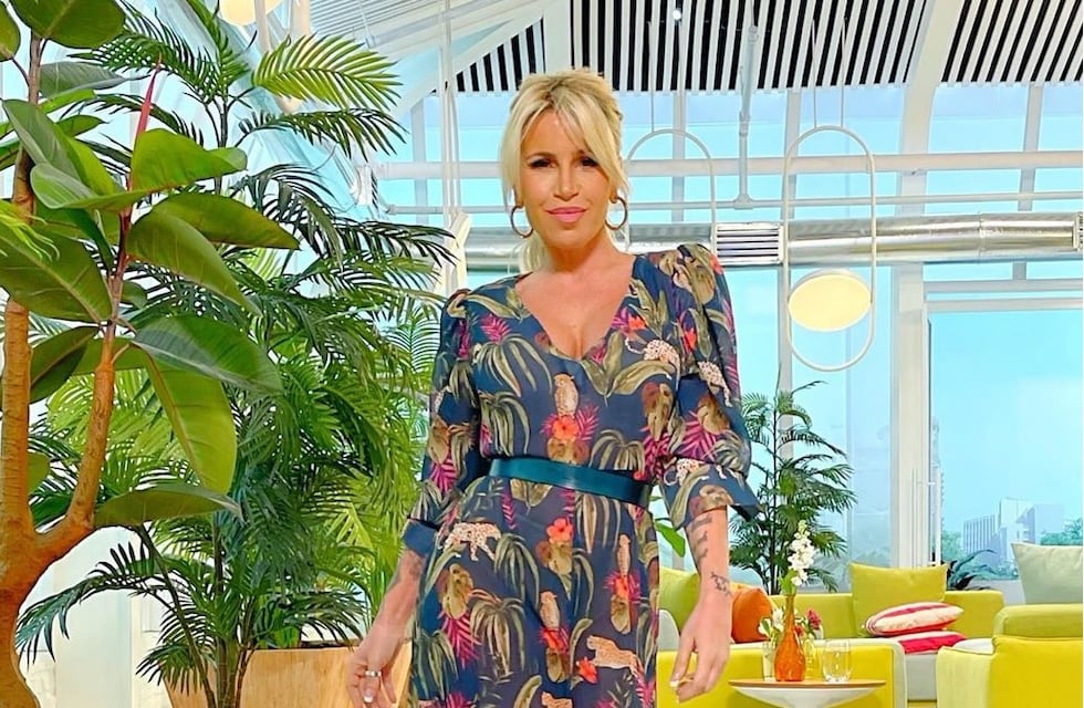 Flor Peña posó con un body de red y causó furor en las redes: “Fiebre de sábado por la noche”