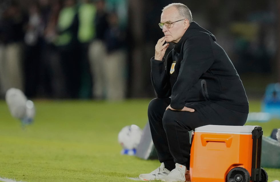 Bielsa protagonizó un incómodo momento frente a un periodista con discapacidad: “Lamento tener que hacerlo público”