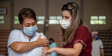 Plan de vacunación: cómo combinar vacunas contra el COVID-19 de la tercera dosis.