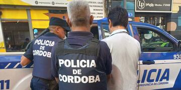 La Policía de Córdoba detuvo a varias personas acusadas de estafas inmobiliarias. (La Voz)