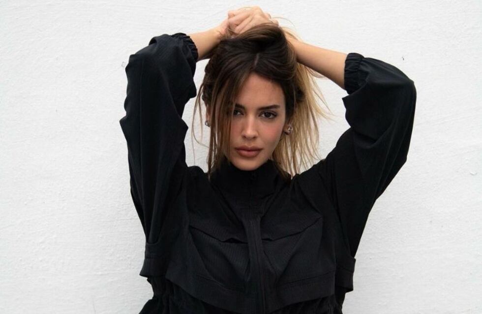Súper sexy, Shannon de Lima posó con un vestido verde muy escotado