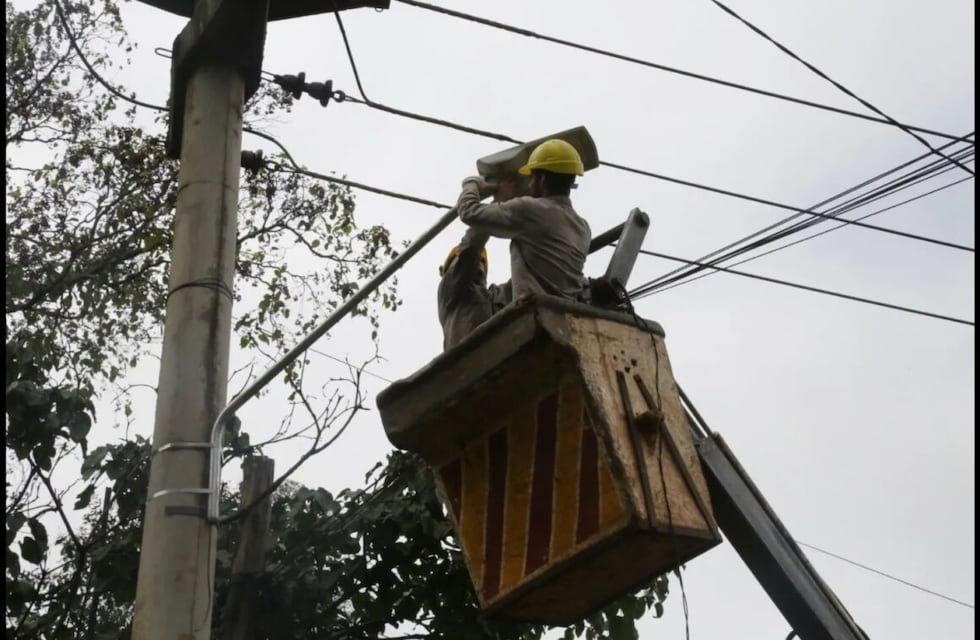Eldorado: continúan con el recambio y la colocación de luminarias LED en la ciudad