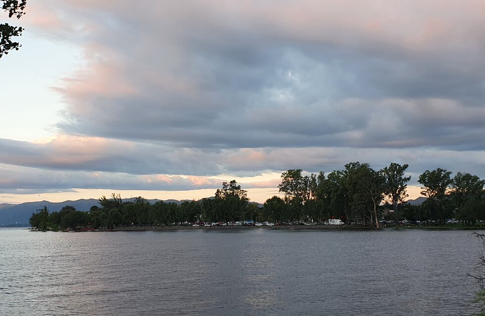 Viernes mayormente nublado, con una máxima que alcanzará los 25° en Carlos Paz
