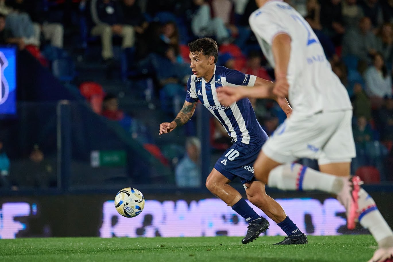 Valentín Depietri y Matías Catalán en el partido de Talleres ante Tigre. (Prensa Talleres)