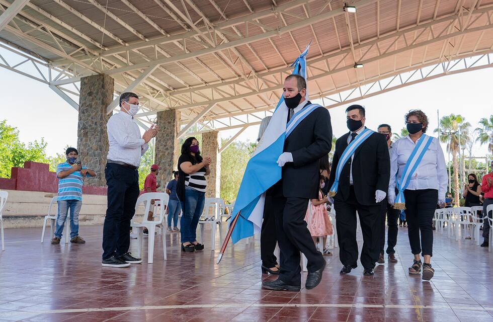 Empleados municipales terminaron sus estudios secundarios