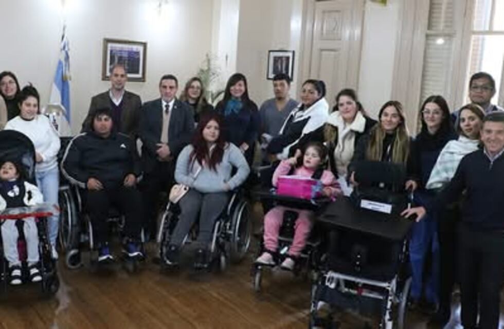 Incluir Salud: el Ministerio entregó sillas posturales