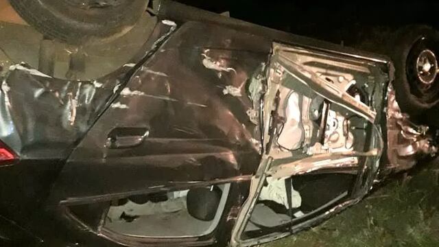 El vuelco ocurrió en el kilómetro 5 de Ruta Provincial 215, jurisdicción de Gobernador López.