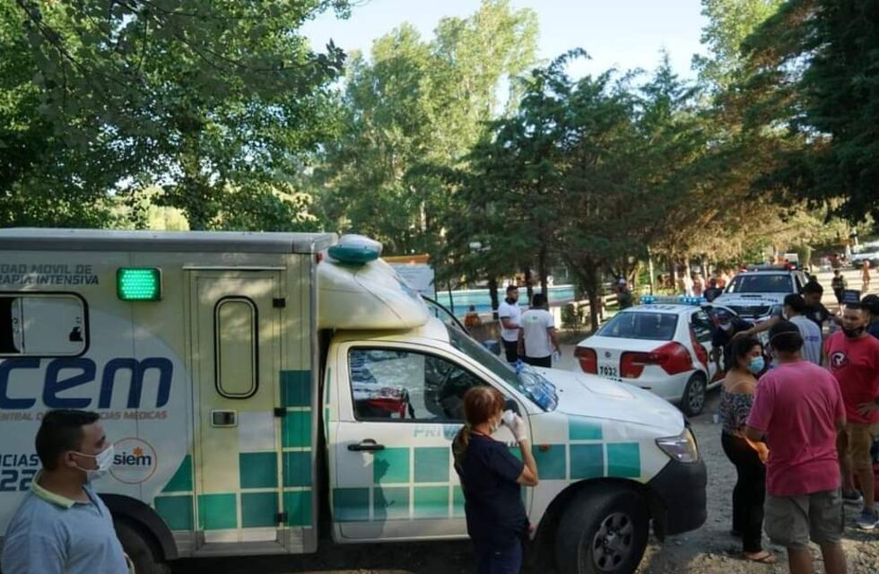 Accidente fatal en La Falda: murió un joven tras arrojarse al río