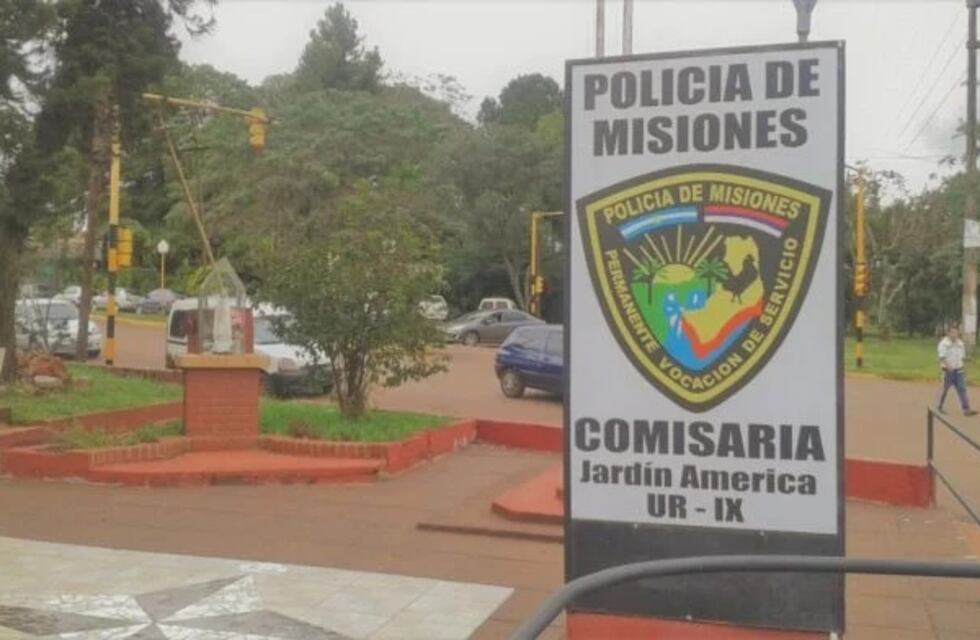 Hombre denunció que le robaron el auto en Jardín América, pero terminó detenido por un presunto caso de tráfico de drogas