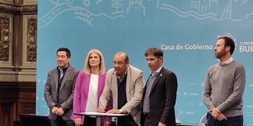 Tres Arroyos: Sánchez firmó el acta de adhesión al Programa Municipios en Marcha